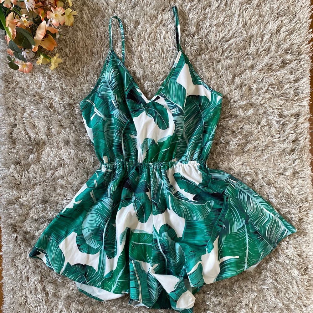 Palm Leaf Romper // 💐